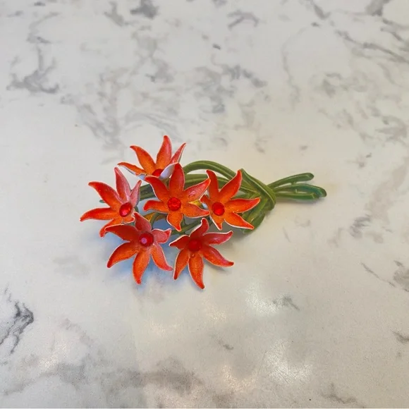 Vintage Enamel & metal pin and clip earring set - Picture 4 of 7